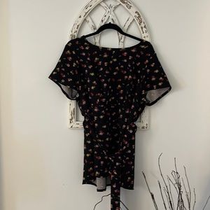 Lane Bryant short sleeve peplum top with long belt